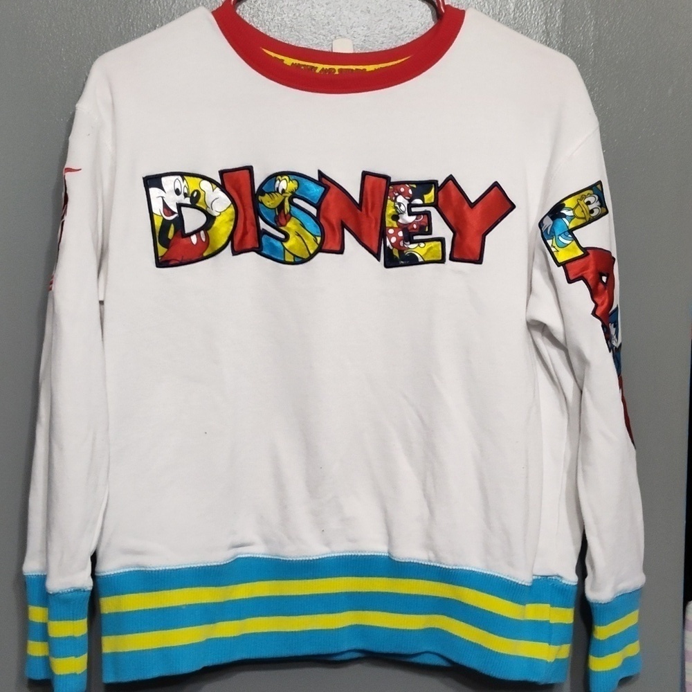 Disney Vintage Style Crew Neck Sweatshirt Size small Disneyland